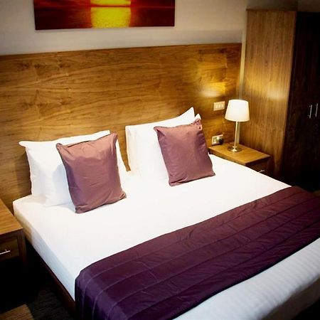 Hotel The White Hart Swindon Exterior foto