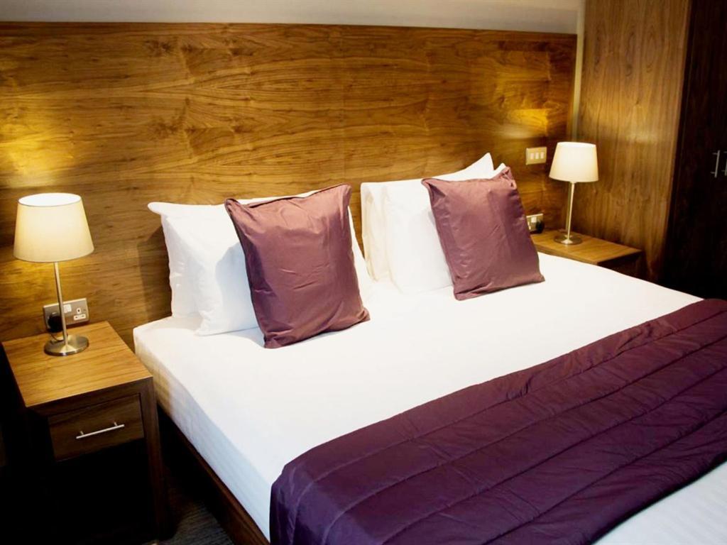 Hotel The White Hart Swindon Exterior foto