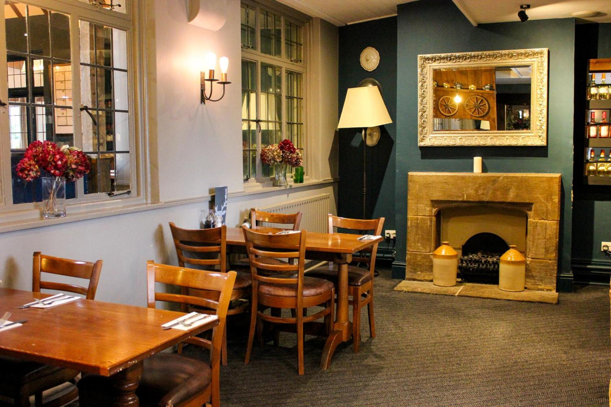 Hotel The White Hart Swindon Exterior foto